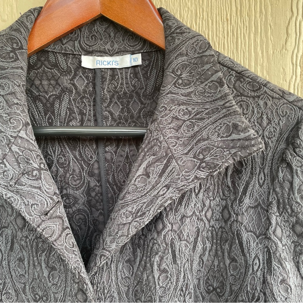 Ricki's Blazer with Vintage-Look Textured Elegance